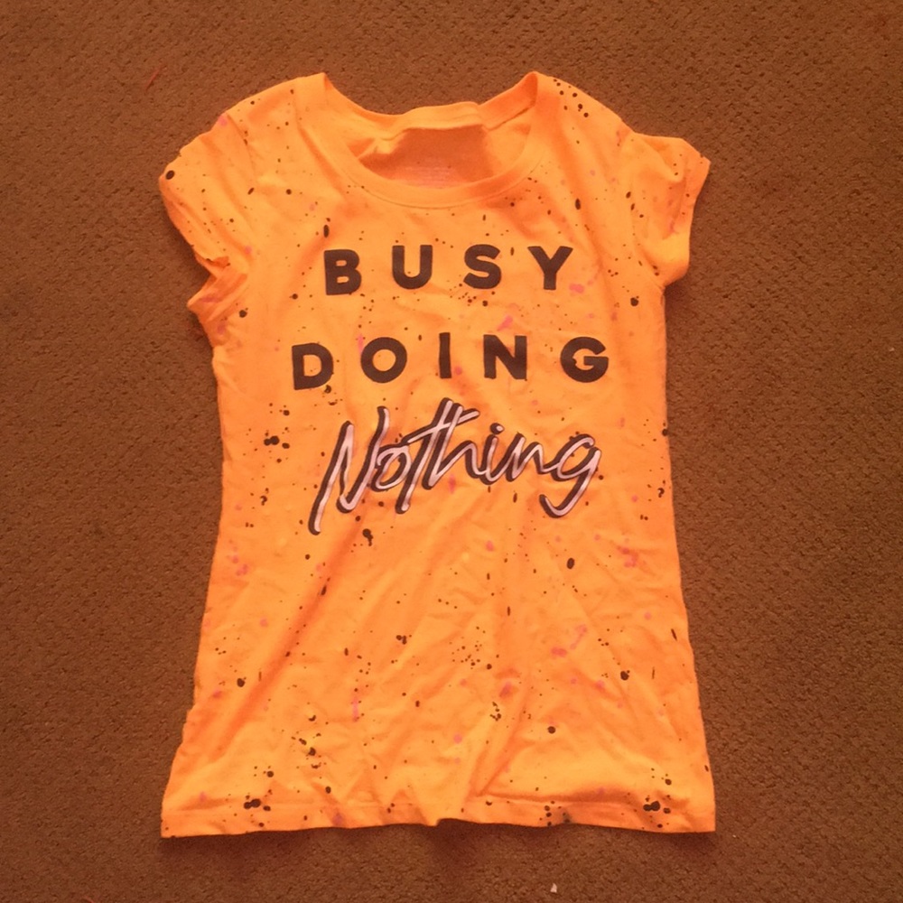 Short sleeve top.